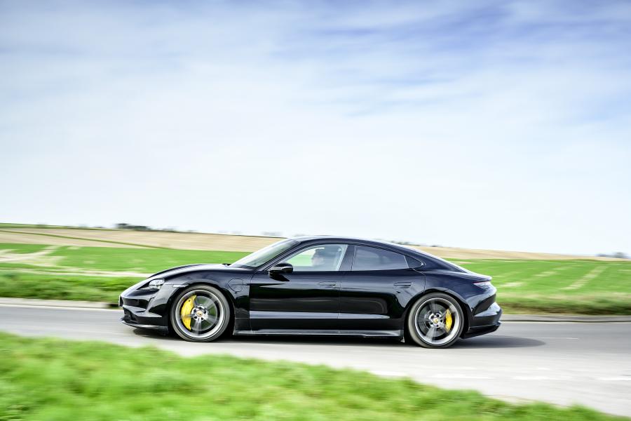  Porsche Taycan Turbo S 2020 года  (UK) (фото 14 из 40)